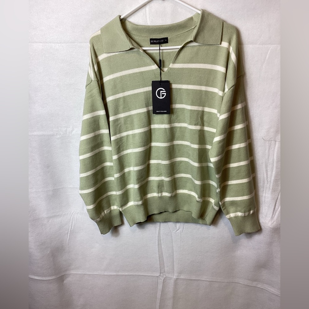 Fun lingo women’s sweater size small new with tags